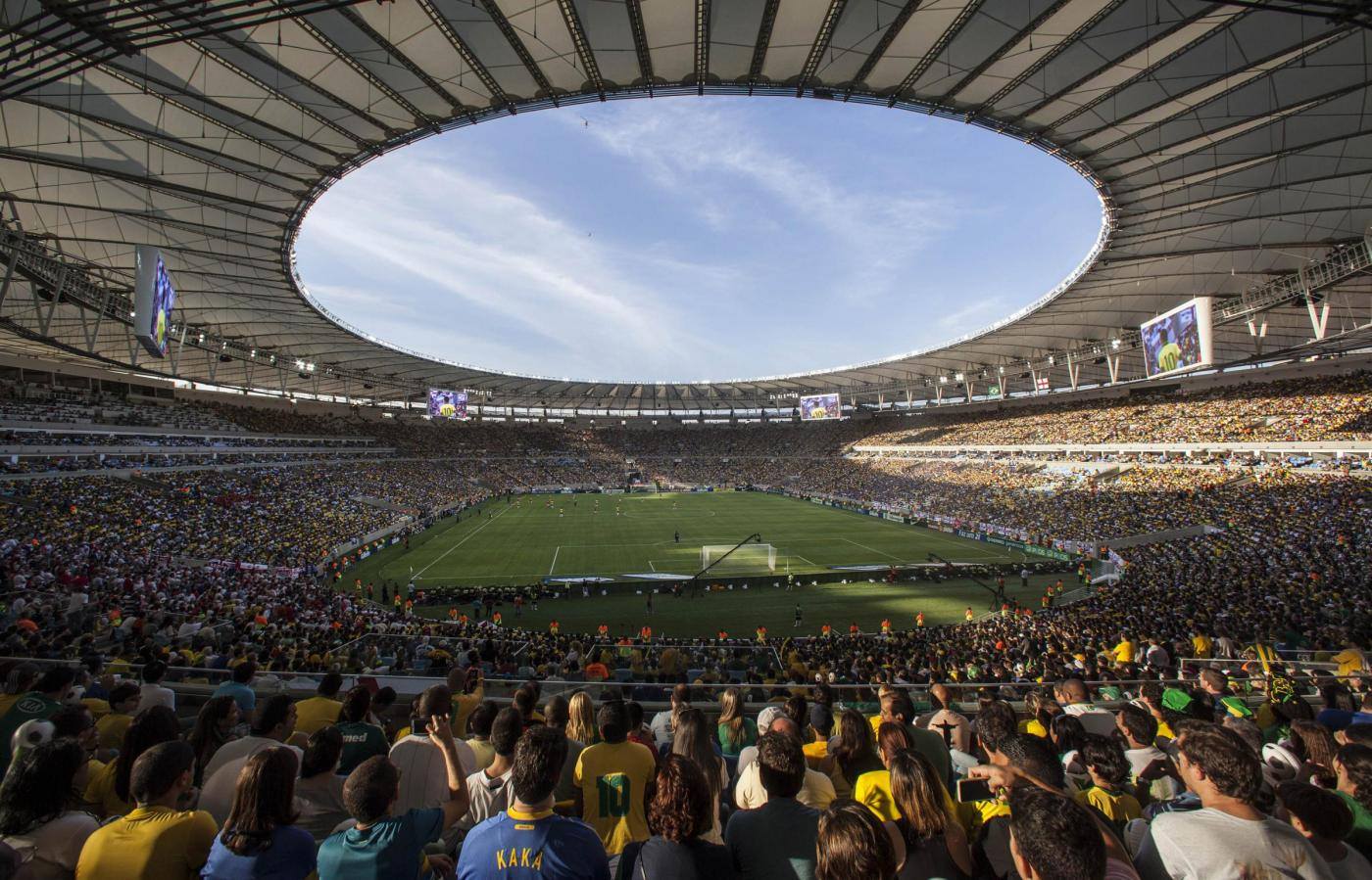 STADIO HISTORY La leggenda del MARACANA', il tempio del calcio e dei  pappagalli | Corriere Giallorosso